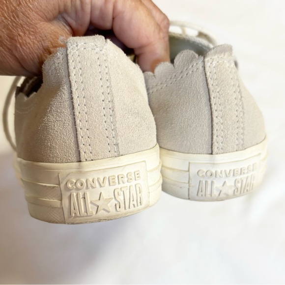 Converse Cream suede Sneakers with Gold Eyelets 7.5 - Picture 6 of 7